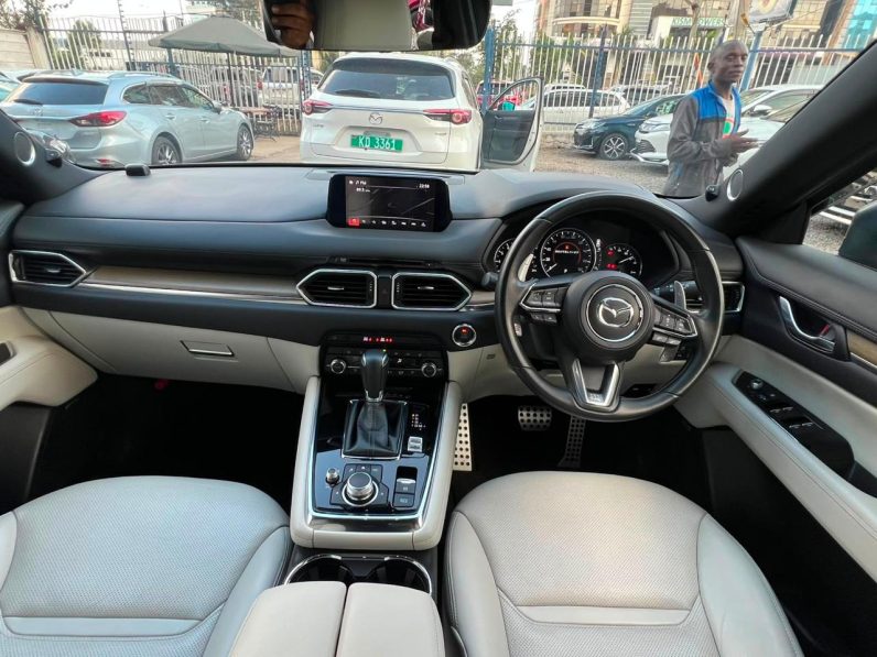 
								Mazda CX-8 full									