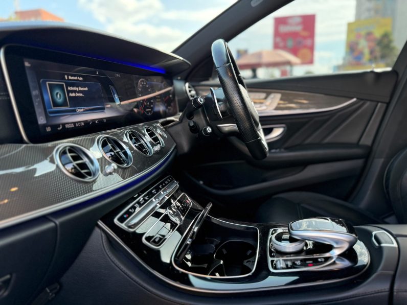 
								Mercedes Benz E63 amg full									