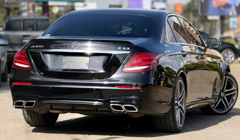 
								Mercedes Benz E63 amg full									
