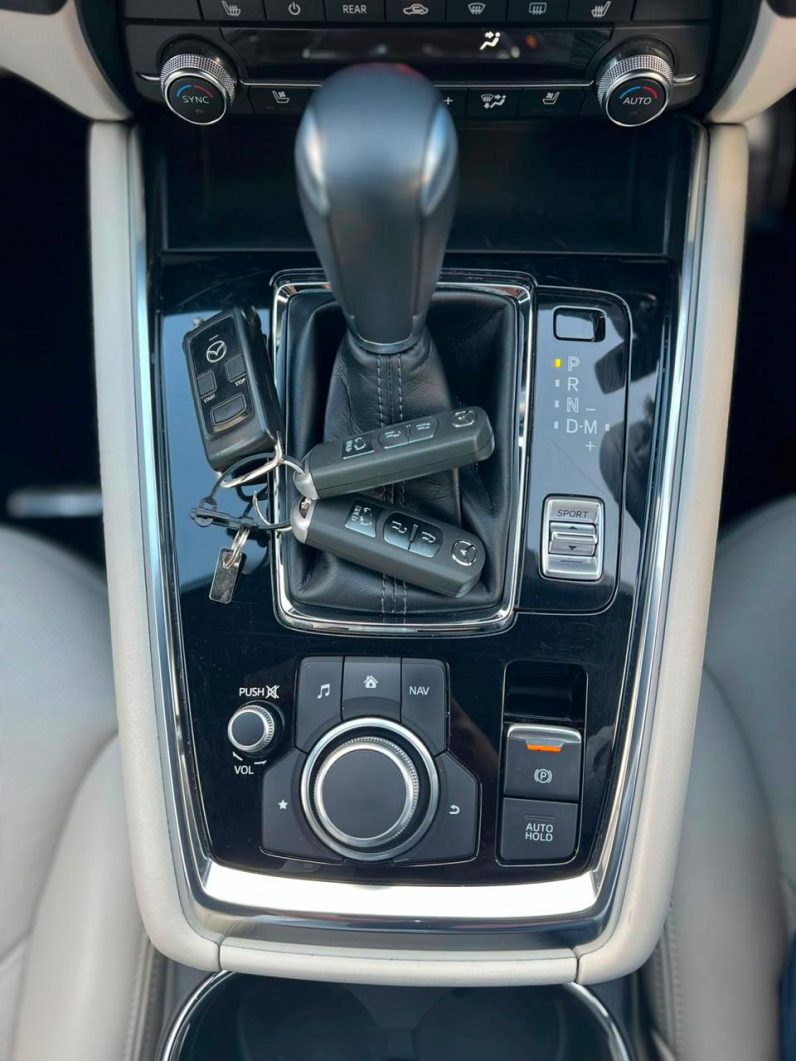 
								Mazda CX-8 full									