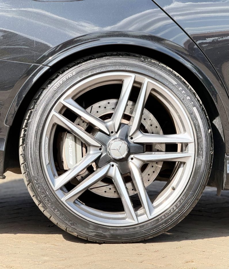 
								Mercedes Benz E63 amg full									