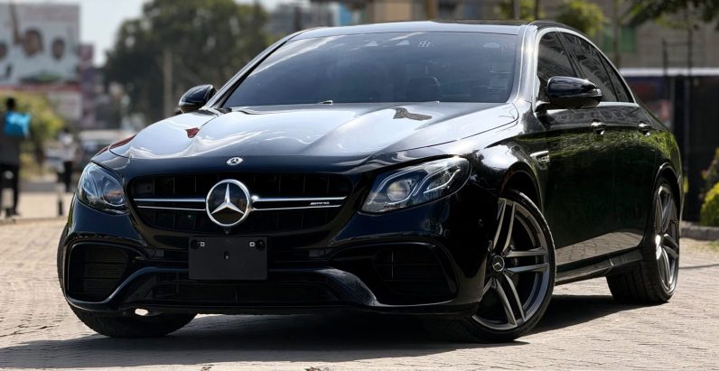 
								Mercedes Benz E63 amg full									