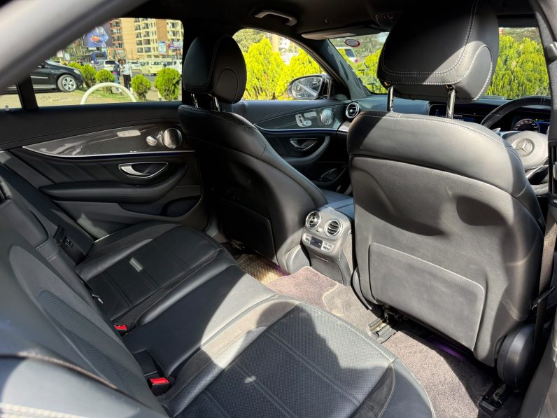 
								Mercedes Benz E63 amg full									