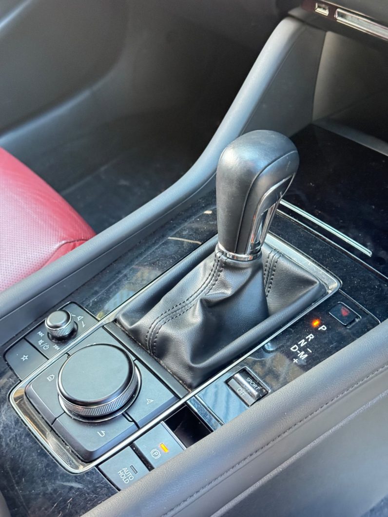 
								Mazda 3 full									