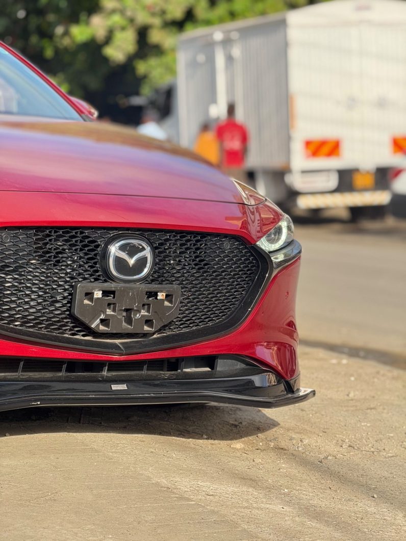 
								Mazda 3 full									