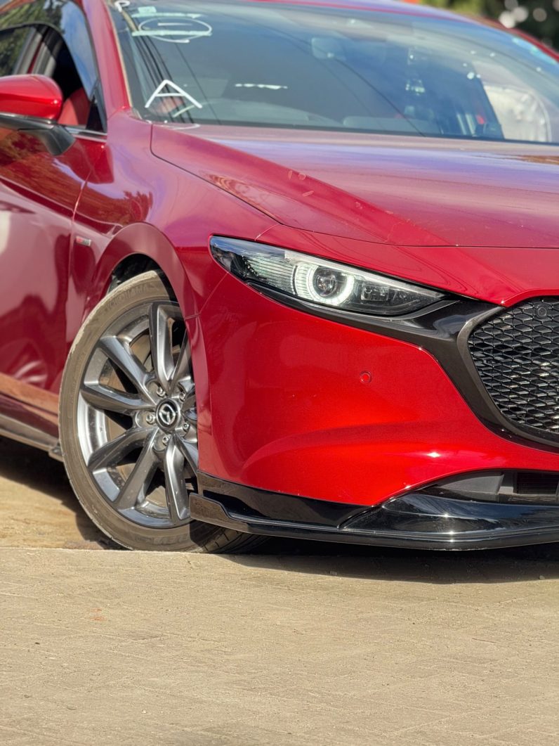 
								Mazda 3 full									