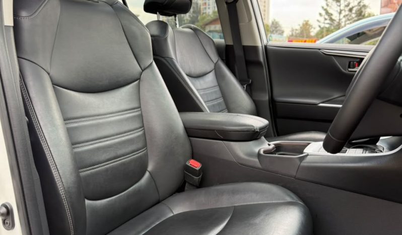 
								Toyota Rav4 full									