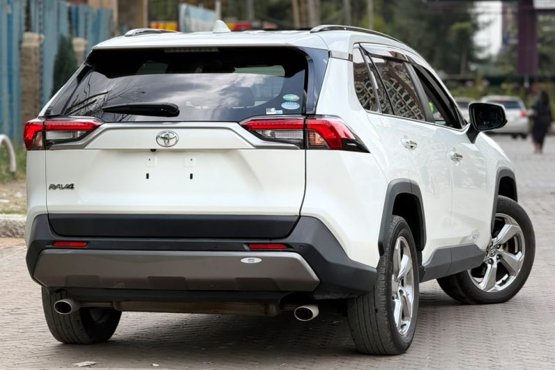 
								Toyota Rav4 full									