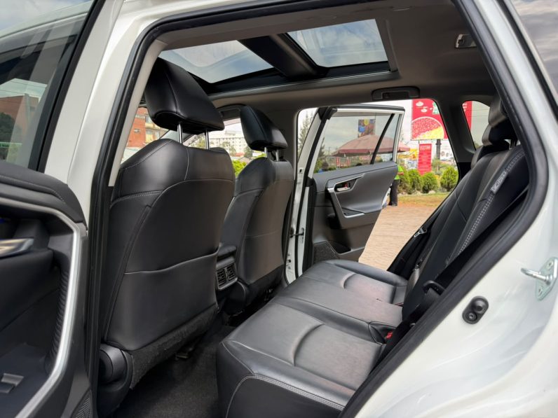 
								Toyota Rav4 full									