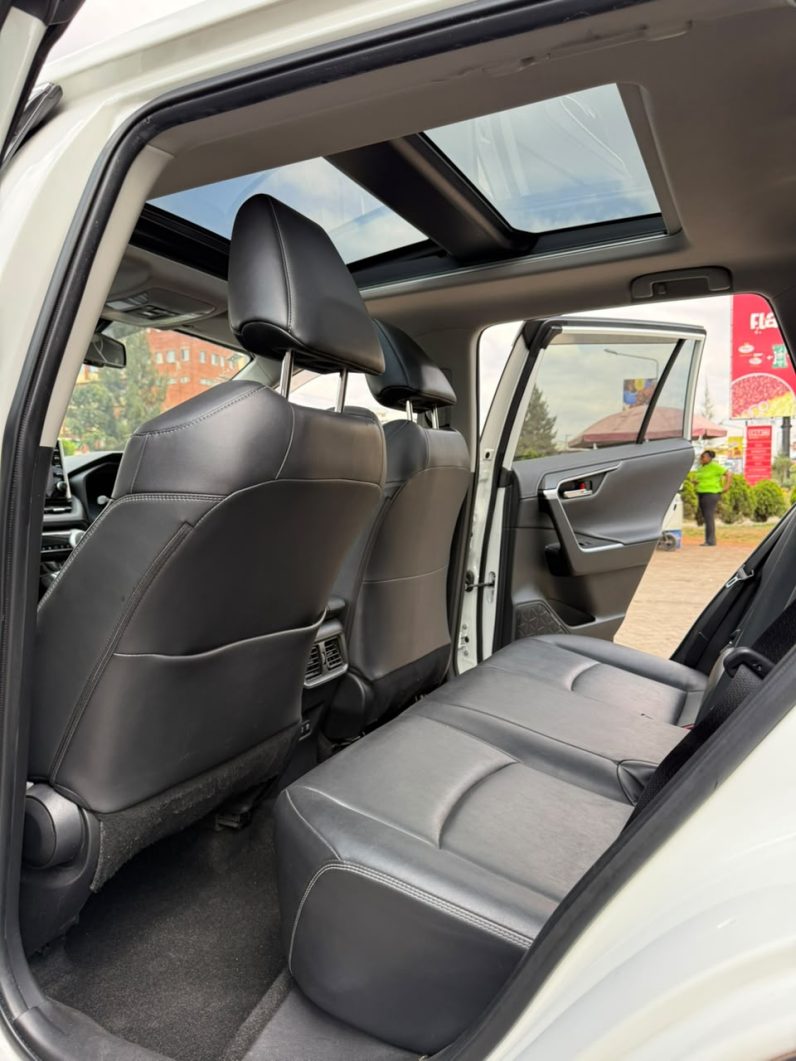 
								Toyota Rav4 full									