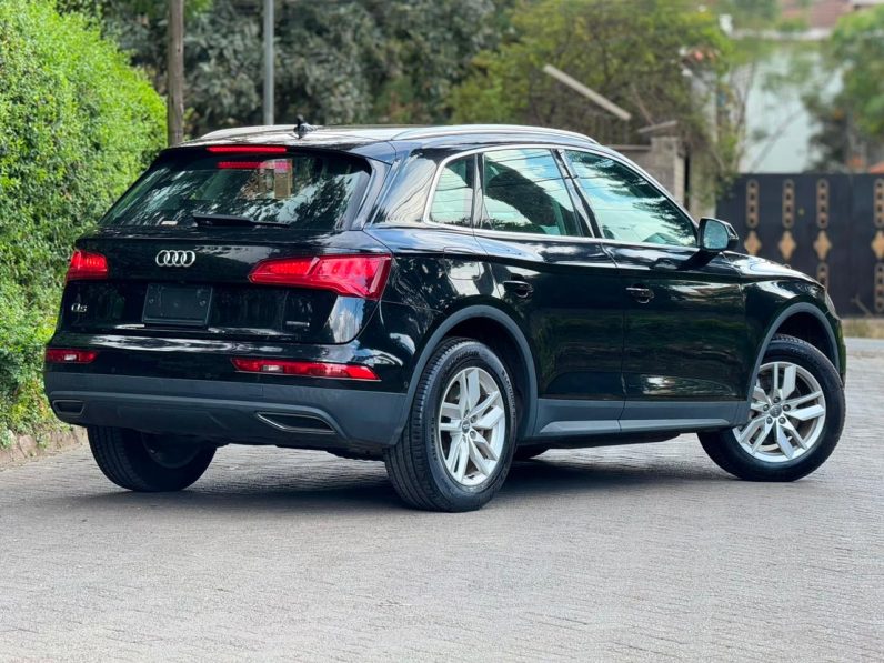 
								Audi Q5 full									
