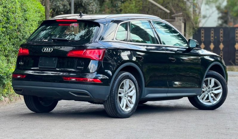 
								Audi Q5 full									