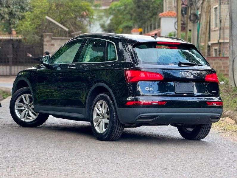 
								Audi Q5 full									
