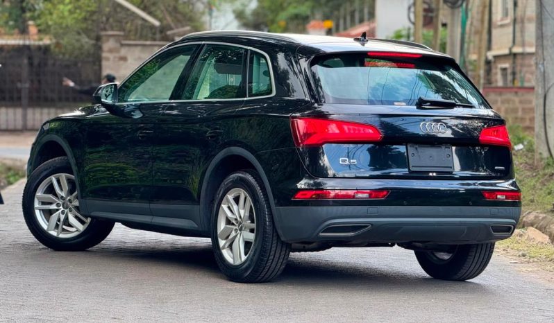
								Audi Q5 full									