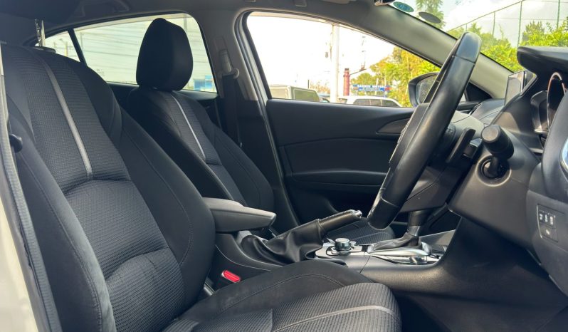 
								Mazda Axela full									