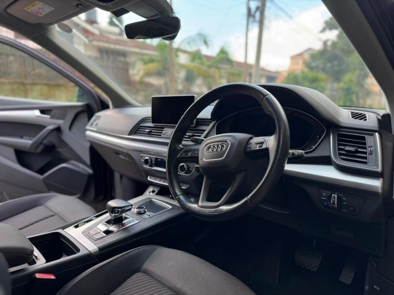 
								Audi Q5 full									