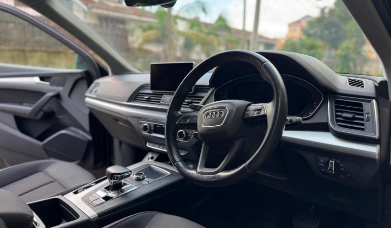 
								Audi Q5 full									