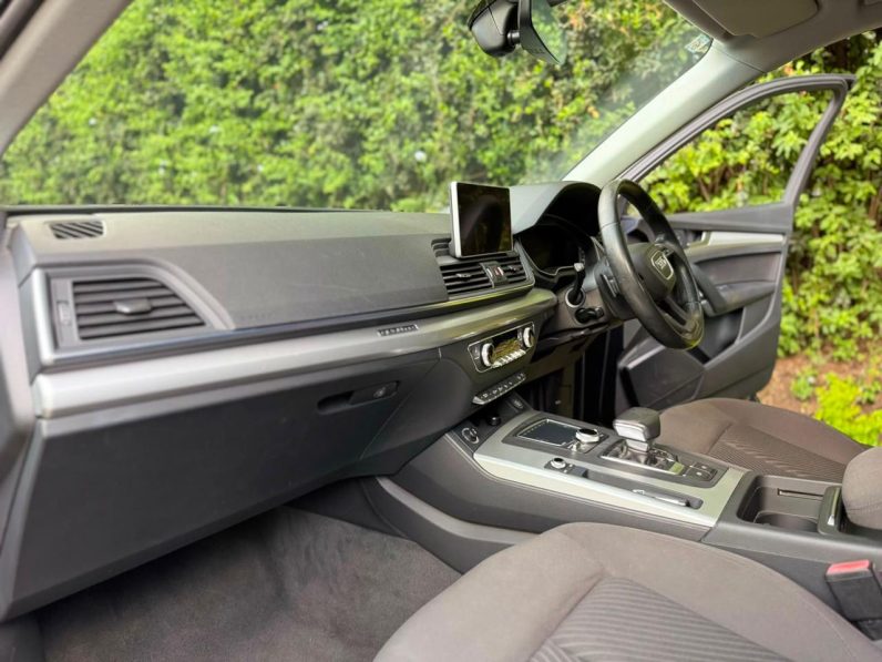 
								Audi Q5 full									
