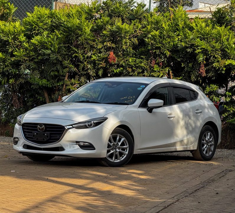 
								Mazda Axela full									