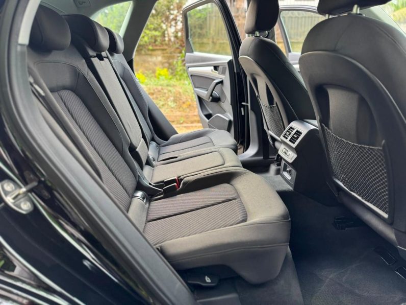 
								Audi Q5 full									