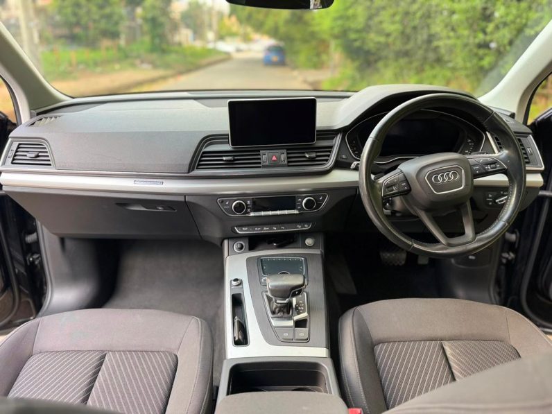 
								Audi Q5 full									