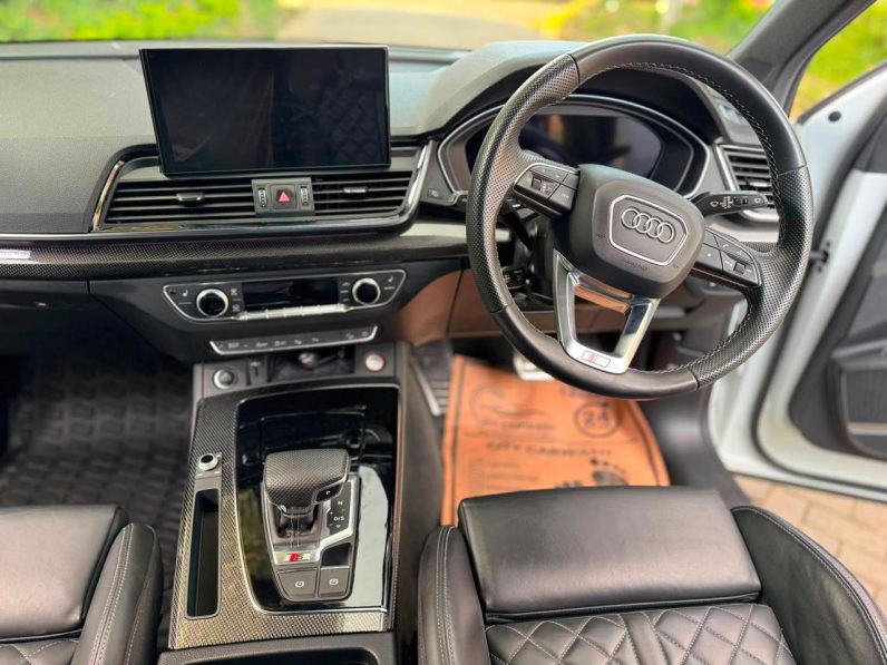 
								Audi SQ5 full									