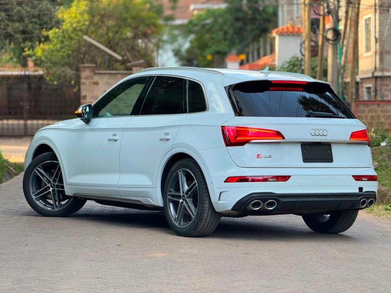 
								Audi SQ5 full									