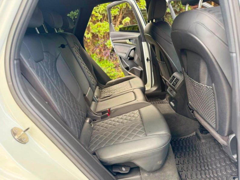 
								Audi SQ5 full									