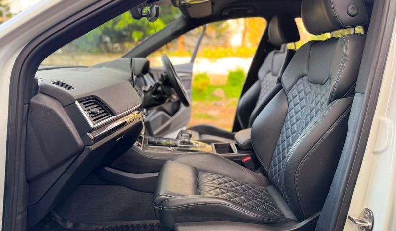 
								Audi SQ5 full									