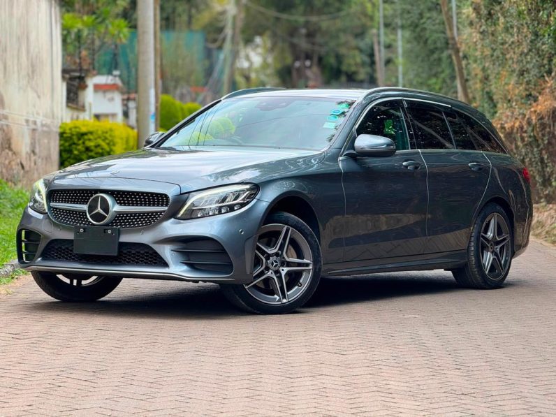 
								Mercedes Benz C180 full									