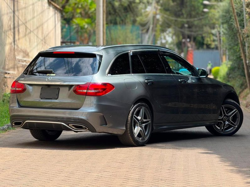 
								Mercedes Benz C180 full									