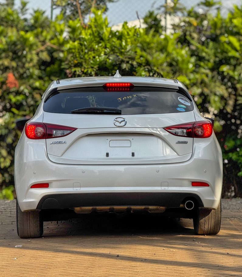 
								Mazda Axela full									