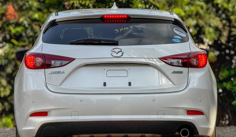
								Mazda Axela full									