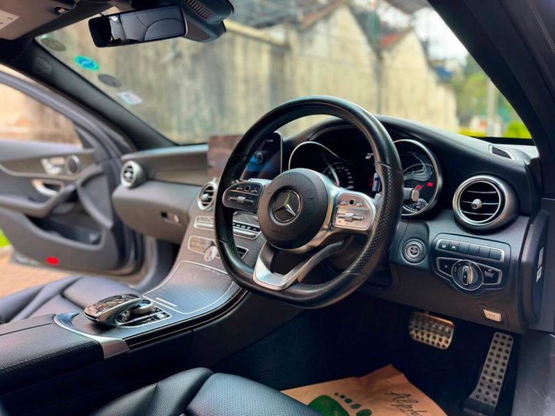 
								Mercedes Benz C180 full									