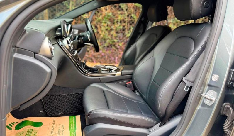 
								Mercedes Benz C180 full									