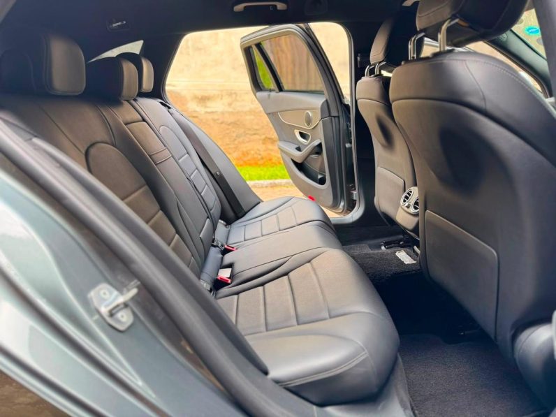 
								Mercedes Benz C180 full									