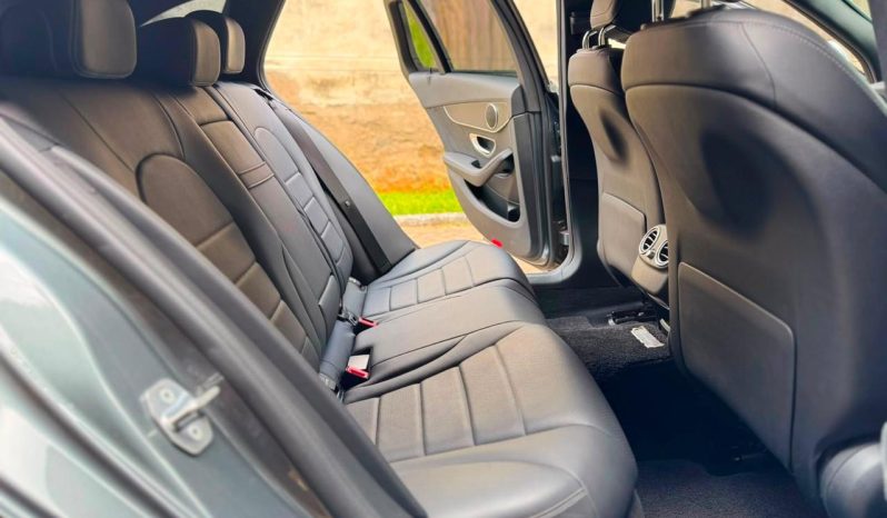 
								Mercedes Benz C180 full									