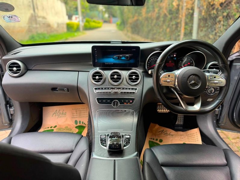 
								Mercedes Benz C180 full									