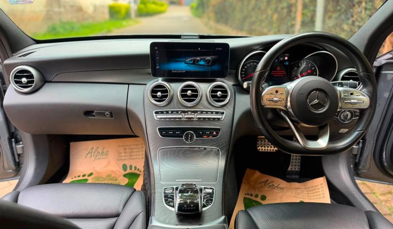 
								Mercedes Benz C180 full									
