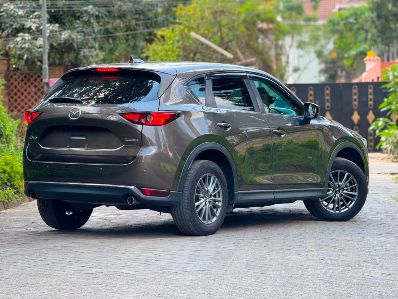 
								Mazda CX-5 full									