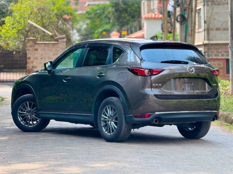 
								Mazda CX-5 full									