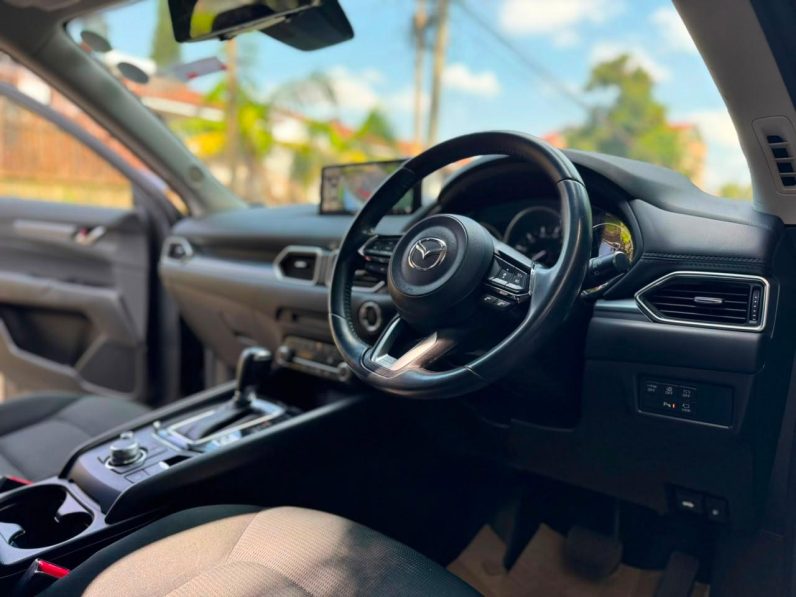 
								Mazda CX-5 full									