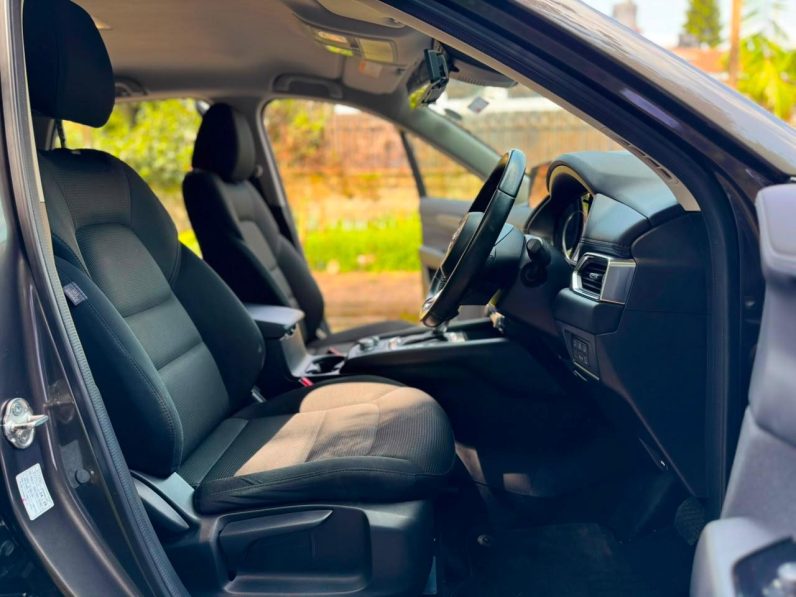 
								Mazda CX-5 full									