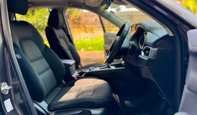 
								Mazda CX-5 full									