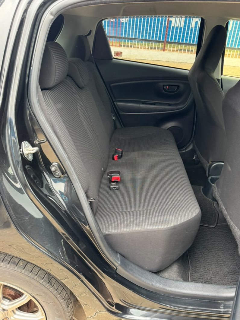 
								Toyota Vitz full									