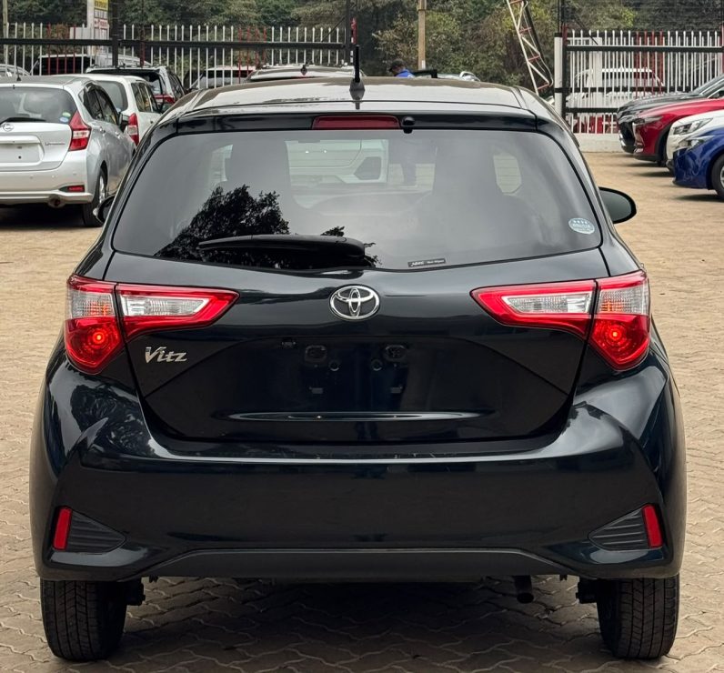
								Toyota Vitz full									