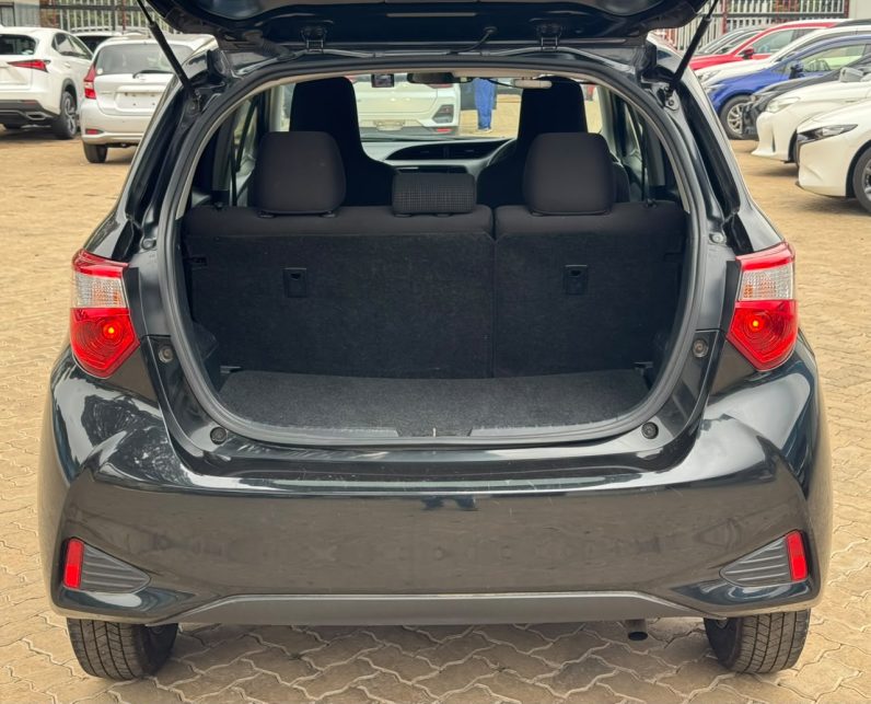 
								Toyota Vitz full									