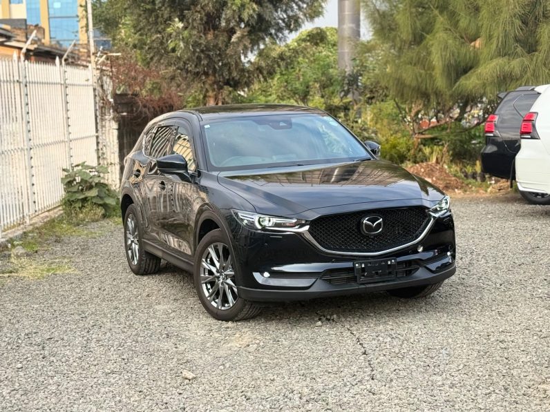 
								Mazda CX-5 full									