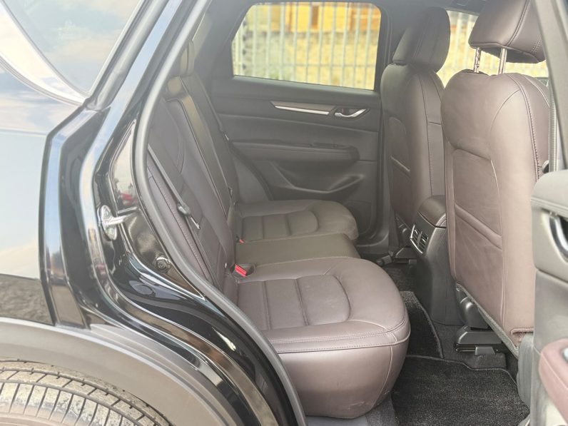 
								Mazda CX-5 full									