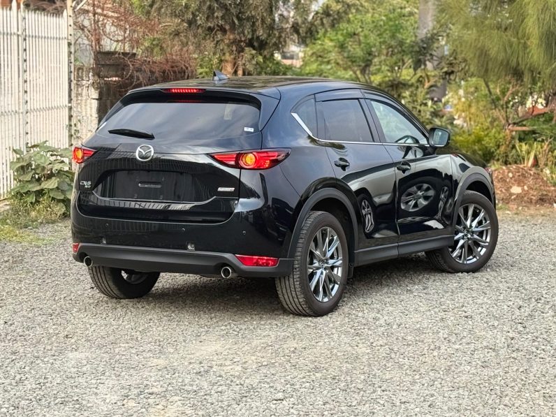
								Mazda CX-5 full									